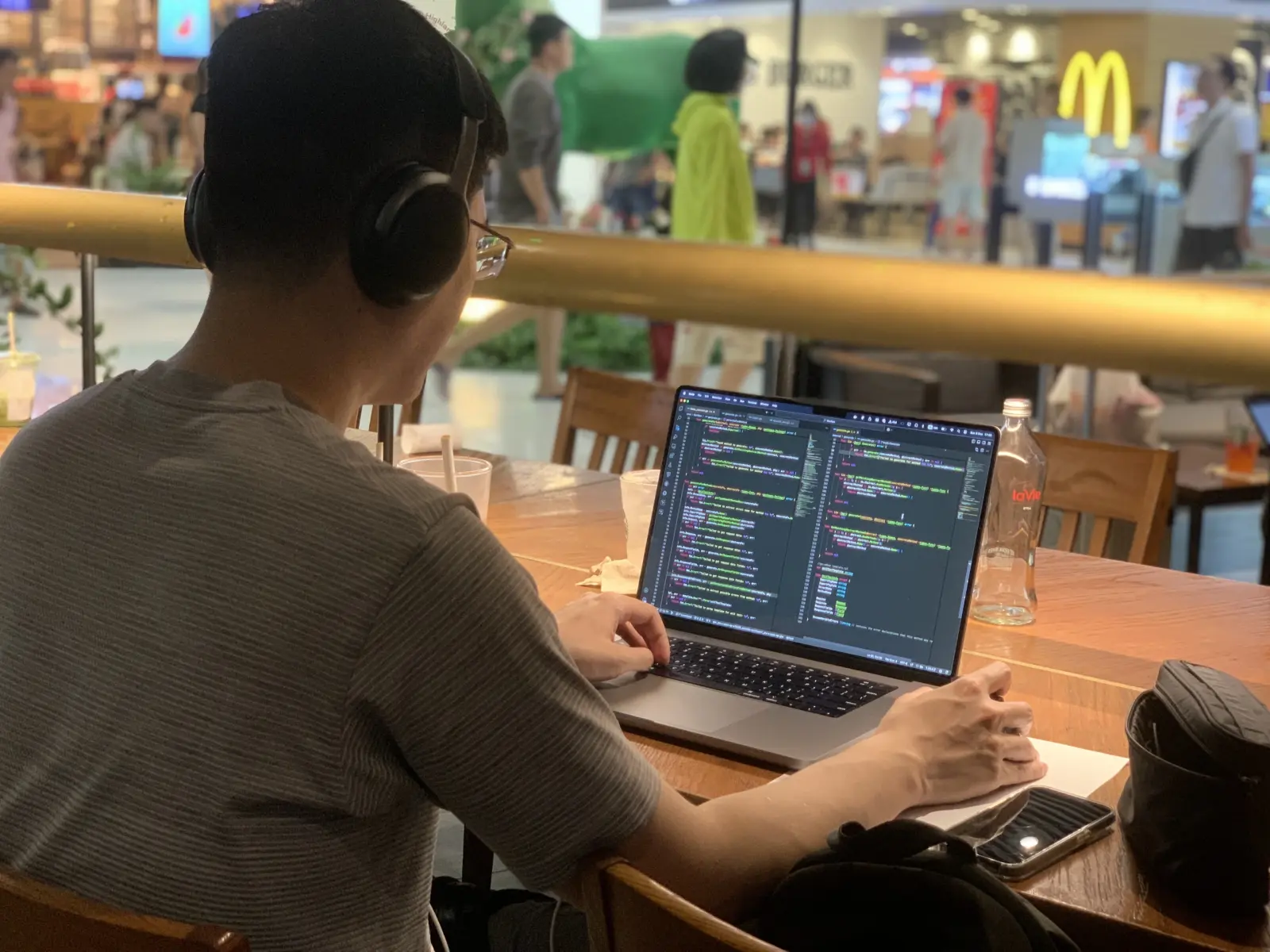 Review Ngành IT: Sự thật trần trụi về "Vua Nghề" dành cho thế hệ 2k8